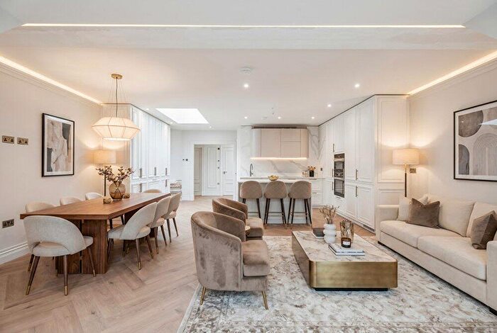 3 Bedroom Penthouse For Sale In Coronation Road, Ascot, Berkshire, SL5