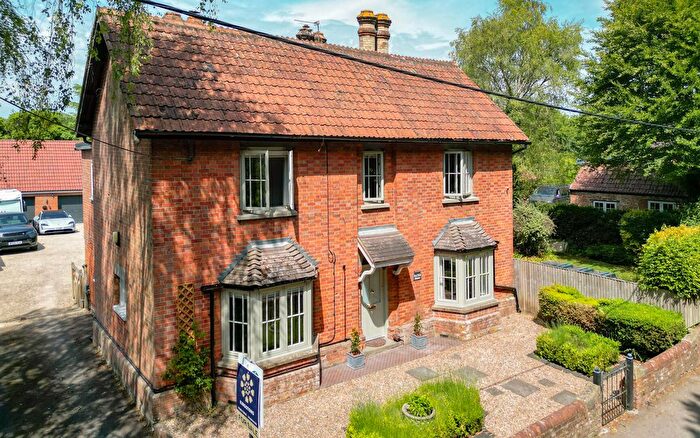 3 Bedroom Detached House For Sale In High Street, Devizes, SN10