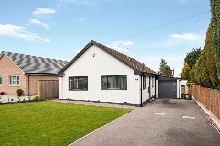 3 Bedroom Detached Bungalow To Rent In Dale Crescent, New Tupton, Chesterfield, S42