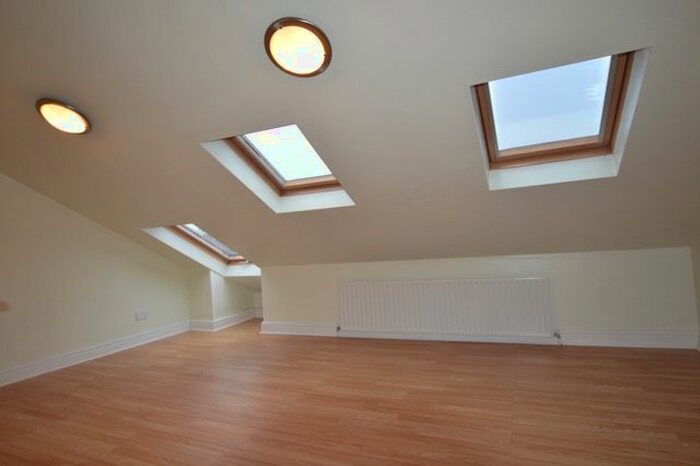 1 Bedroom Flat To Rent In Lower Addiscombe Road, Croydon, CR0