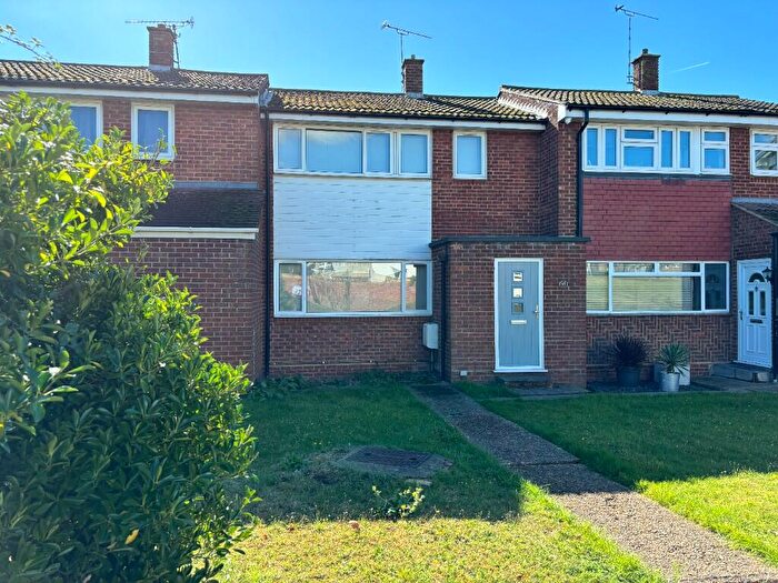 3 Bedroom Terraced House To Rent In Chestnut Path, Rochford, Essex, SS4