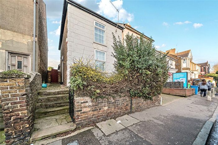 2 Bedroom End Terrace House For Sale In Canterbury Road, Sittingbourne, ME10