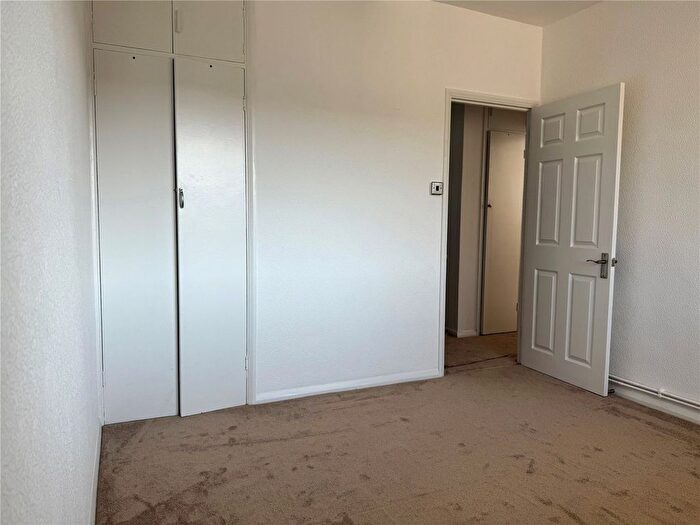 1 Bedroom Flat To Rent In Trowbridge Road, Romford, RM3