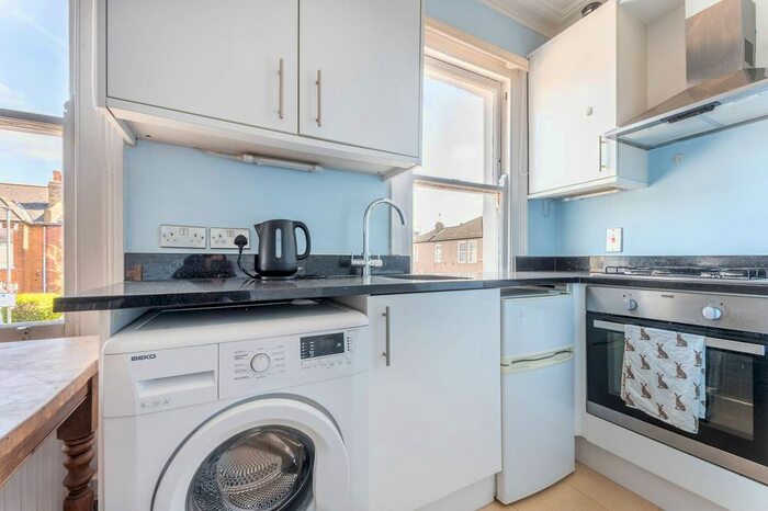 1 Bedroom Maisonette To Rent In Alston Road, Tooting, London SW17