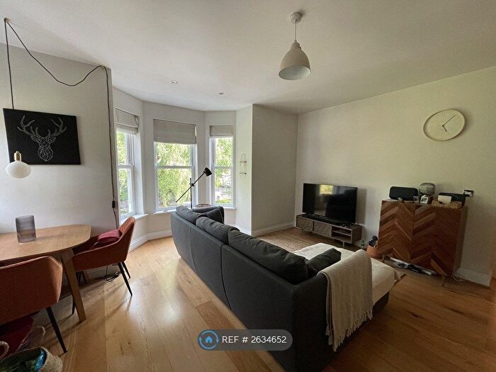 2 Bedroom Flat To Rent In Brentwood Court, Eccles, Manchester, M30