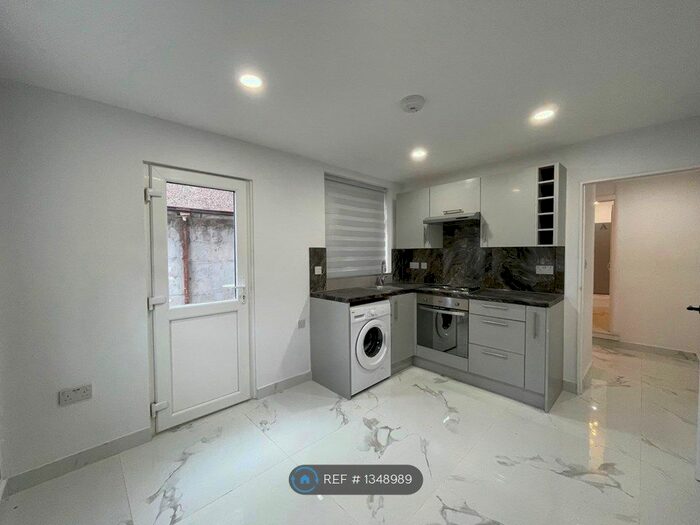 2 Bedroom Flat To Rent In Sherrard Road, London, E12