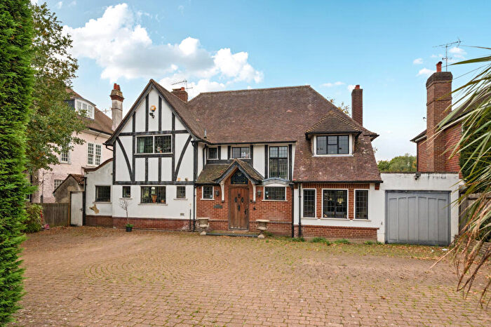 4 Bedroom Detached House For Sale In Friern Barnet Lane, Whetstone, N20