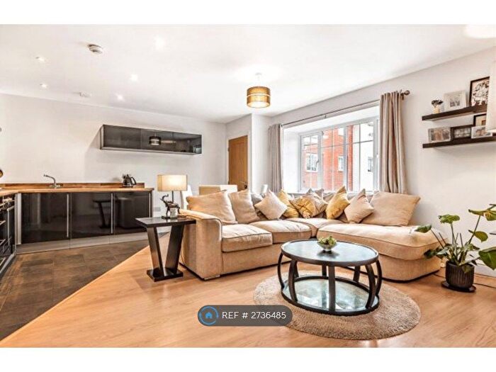 2 Bedroom Flat To Rent In Ellis Close, Ruislip, HA4