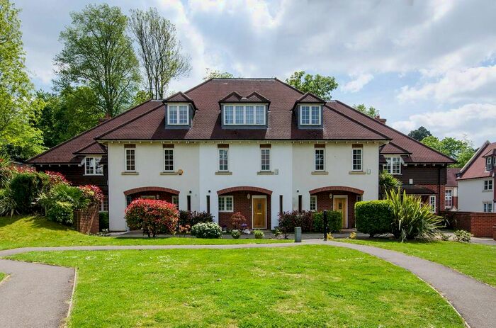 4 Bedroom Terraced House To Rent In Cottage Close, Harrow On The Hill, Harrow, HA2