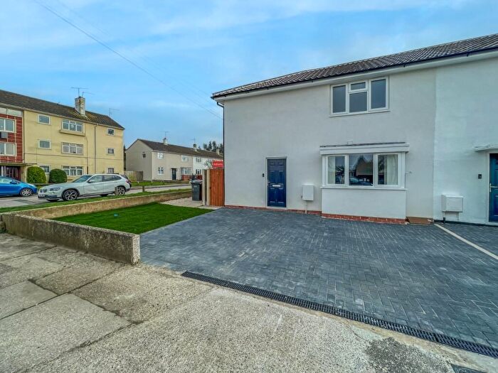 2 Bedroom End Of Terrace House To Rent In Hainault Grove, Chelmsford, CM1