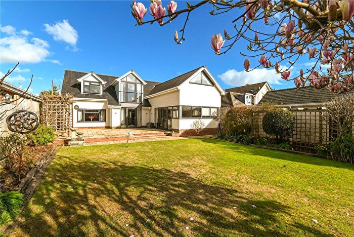 4 Bedroom Detached House For Sale In York Avenue, New Milton, BH25