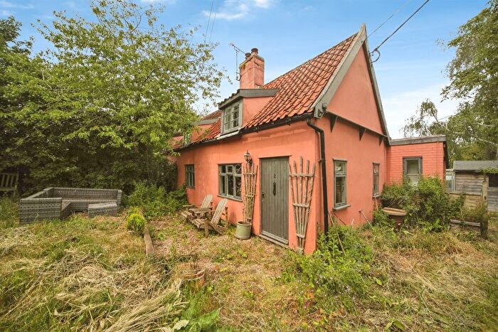 2 Bedroom Semi Detached House For Sale In Fenn Street, Winston, Stowmarket, IP14