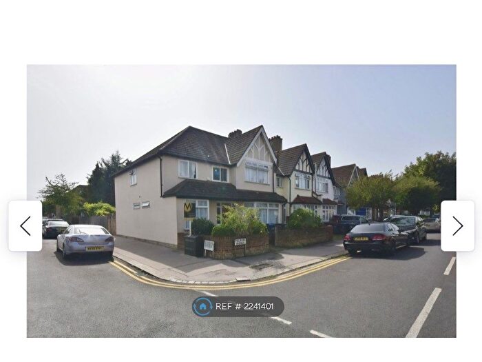 5 Bedroom End Of Terrace House To Rent In Melrose Avenue, London, SW16