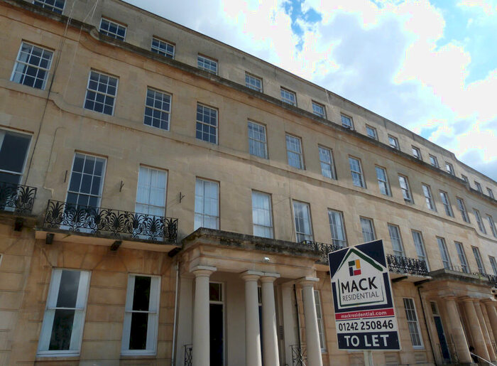 1 Bedroom Flat To Rent In Lansdown Crescent, GL50