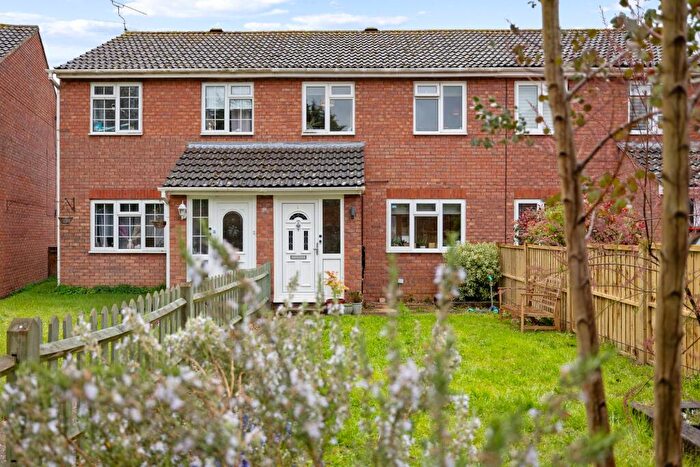 3 Bedroom Terraced House For Sale In Blackthorne Close, Bordon, GU35