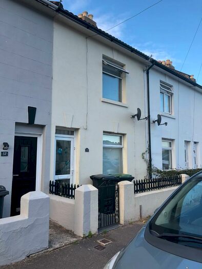 2 Bedroom Terraced House To Rent In Lavinia Road, Gosport, Hants, PO12