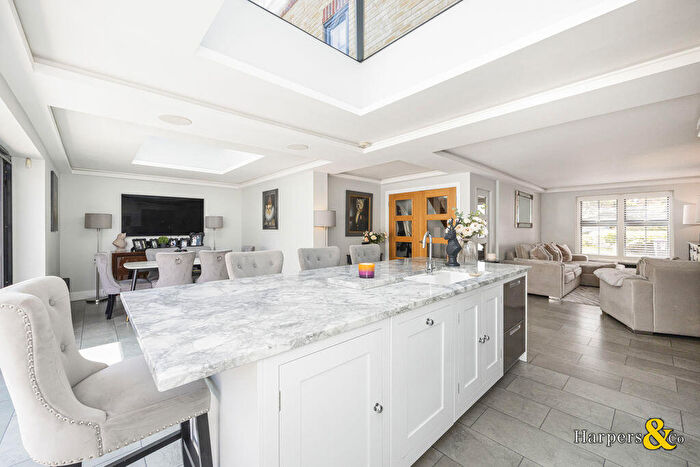 4 Bedroom House For Sale In Pinewood Place, Dartford, DA2