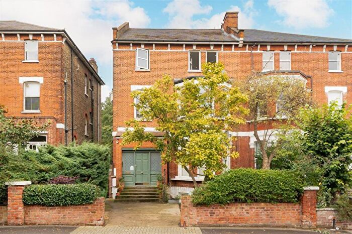 3 Bedroom Flat To Rent In Mowbray Road, The Mapebury, NW6