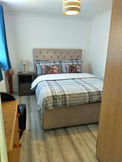 1 Bedroom Flat To Rent In Hollidge Way, Dagenham, RM10