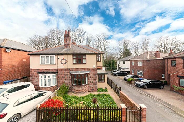 3 Bedroom Semi-Detached House For Sale In Jack Close Orchard, Royston, S71