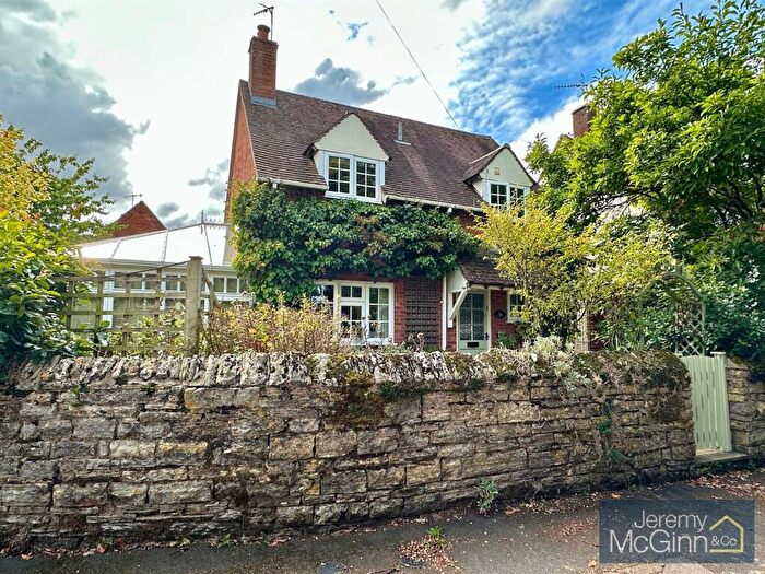 3 Bedroom Detached House For Sale In Mill Lane, Broom, Alcester, B50
