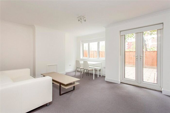 3 Bedroom Flat To Rent In Shaftesbury Street, London, N1