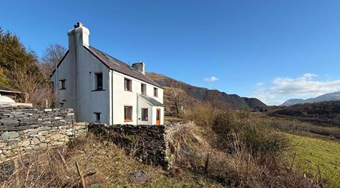 4 Bedroom Semi-Detached House For Sale In Dinorwig, Caernarfon, Gwynedd, LL55