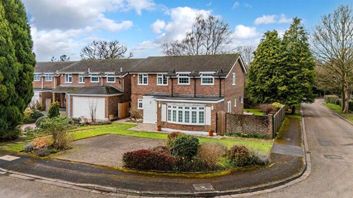 4 Bedroom Detached House For Sale In The Beeches, Banstead, SM7