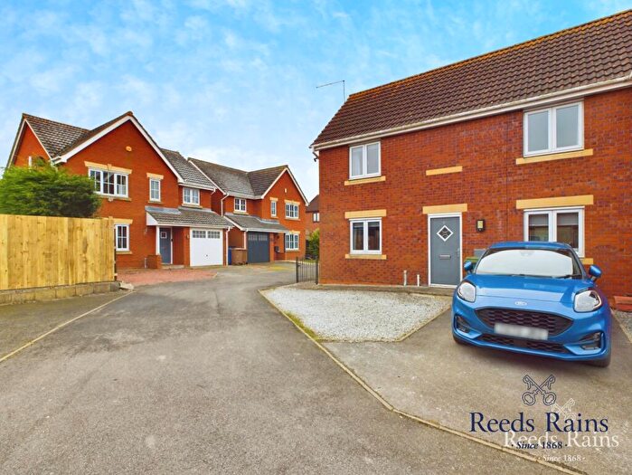 3 Bedroom Semi-Detached House For Sale In Cooks Gardens, Keyingham, Hull, East Riding Of Yorkshire, HU12