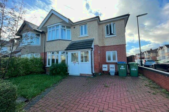 3 Bedroom Flat To Rent In Ripstone Gardens, Southampton, SO17