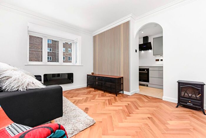 1 Bedroom Flat To Rent In Opal House, Percy Gardens, Worcester Park, KT4