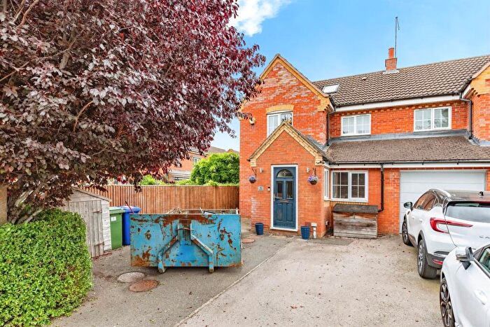 3 Bedroom Semi-Detached House For Sale In Woodlands, Grange Park, Northampton, NN4