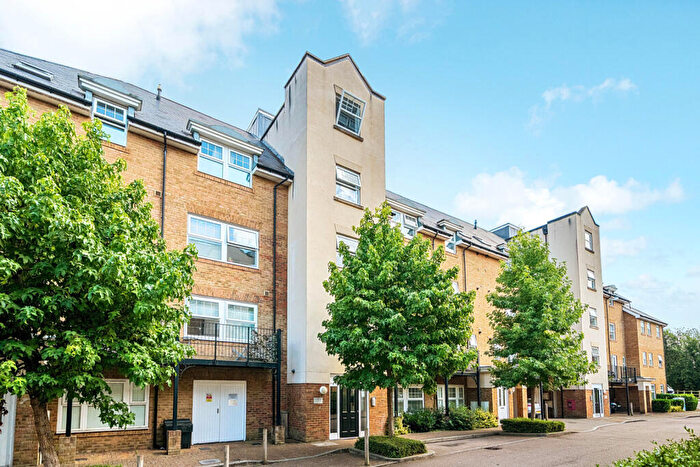 2 Bedroom Apartment For Sale In Wells View Drive, Bromley, BR2