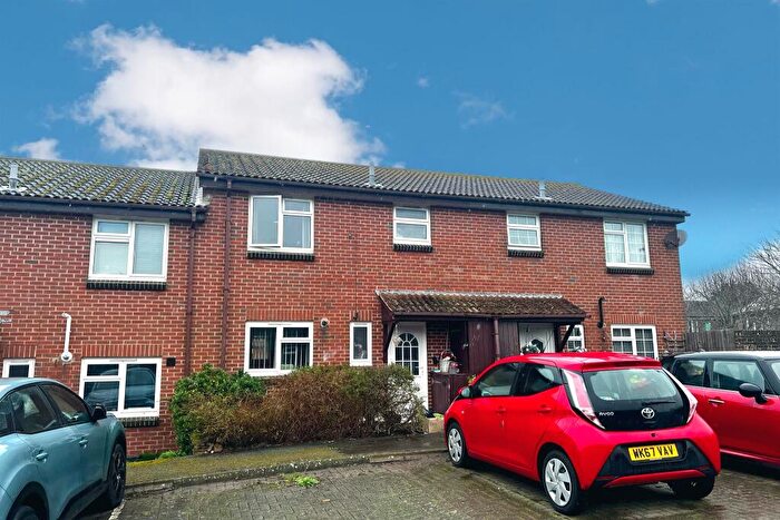 3 Bedroom Terraced House For Sale In Lexden Drive, Seaford, BN25