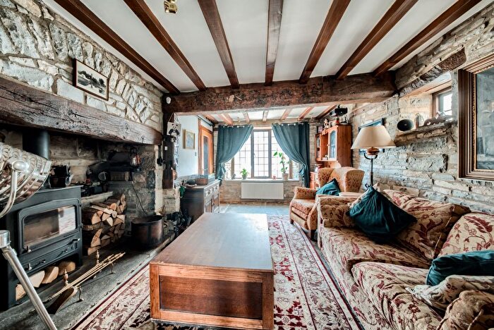 4 Bedroom Semi-Detached House For Sale In High Street High Street, Bidford-On-Avon, Alcester, Warwickshire, B50