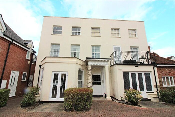 Flat To Rent In Dashwood Road, Gravesend, Kent, DA11