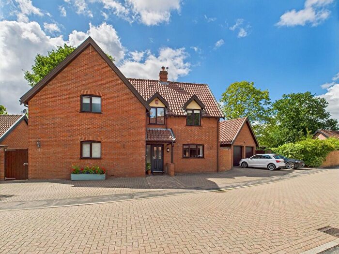 4 Bedroom Detached House For Sale In St. Benedict's Close, Toft Monks, NR34