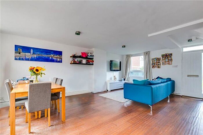2 Bedroom Flat To Rent In Colet Gardens, Brook Green, W14