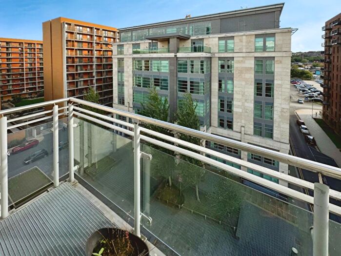 Flat To Rent In Manor Mills, Ingram Street, Leeds, West Yorkshire, LS11