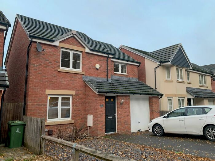 3 Bedroom Detached House To Rent In Calliope Crescent, Swindon, SN2