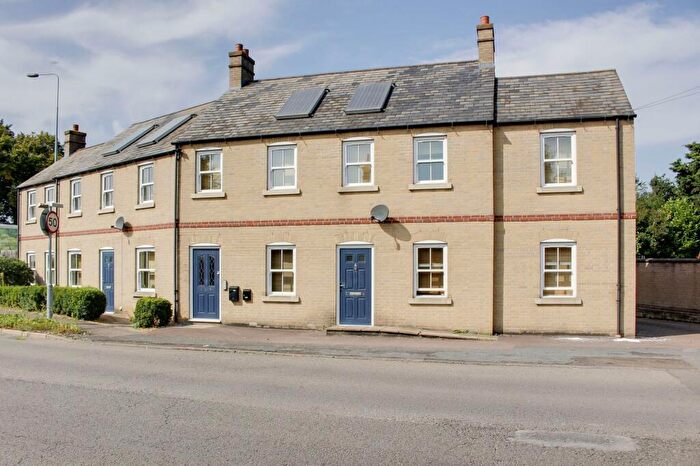 2 Bedroom Flat To Rent In High Street, Buckden, PE19