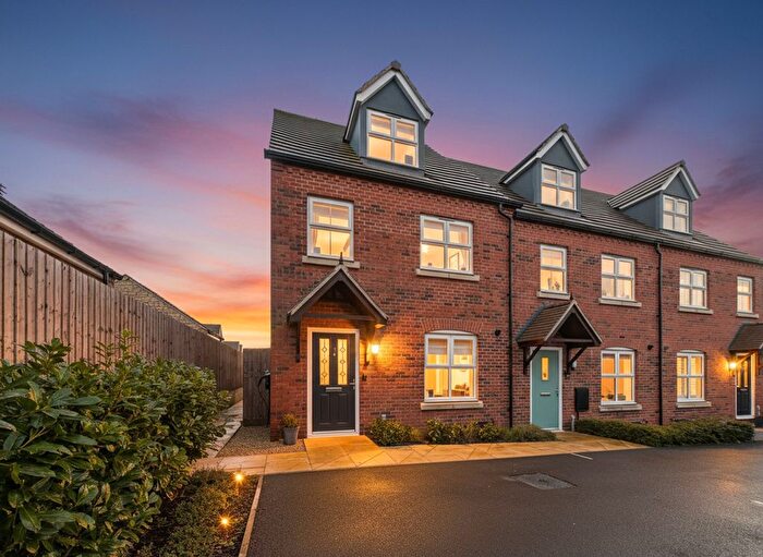 4 Bedroom End Of Terrace House For Sale In Barrowfield Drive, Stamford, PE9