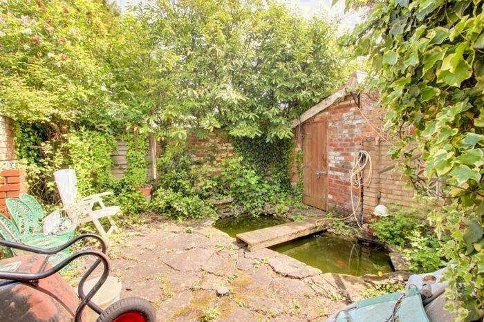3 Bedroom Terraced House For Sale In Wyke Road, Trowbridge, BA14