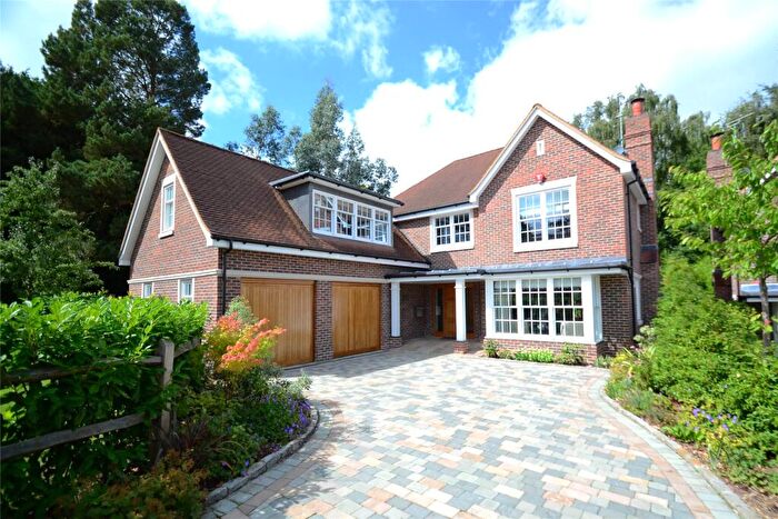 6 Bedroom Detached House To Rent In Oatlands Mere, Weybridge, Surrey, KT13