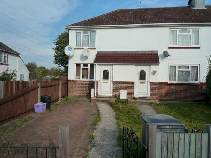 1 Bedroom Flat To Rent In New Close, Colliers Wood, London, SW19