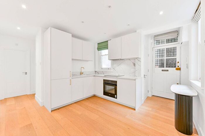 2 Bedroom Flat To Rent In Luxborough Street, Marylebone, London, W1U