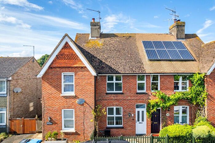 2 Bedroom Cottage To Rent In Trindles Road, South Nutfield, RH1