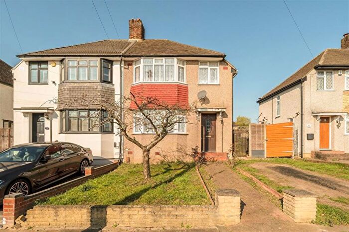 3 Bedroom Semi-Detached House To Rent In Ashdale Road, Lee, SE12