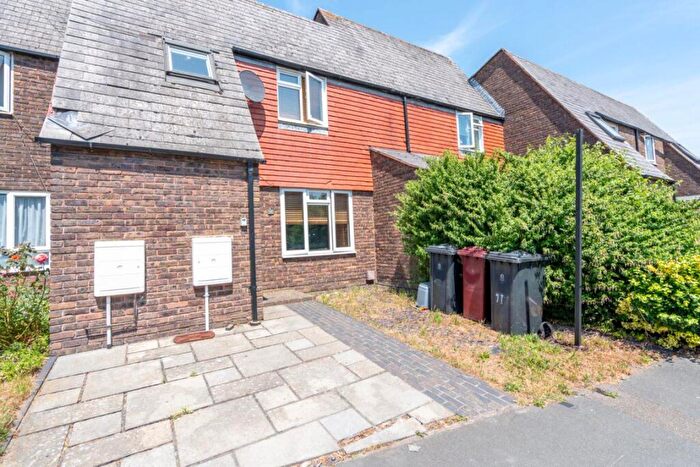 4 Bedroom House To Rent In Winterbourne Road, Chichester, PO19