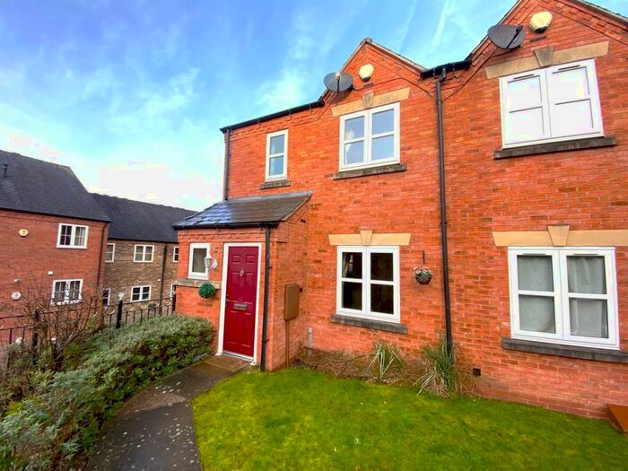 3 Bedroom House To Rent In Lower High Street, Stourbridge, DY8